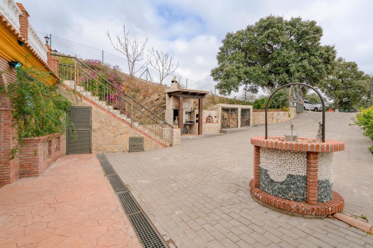 Villa Cortijo La Encina à Sayalonga Extérieur photo