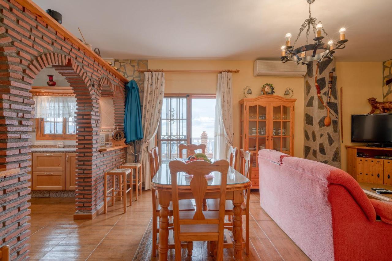 Villa Cortijo La Encina à Sayalonga Extérieur photo